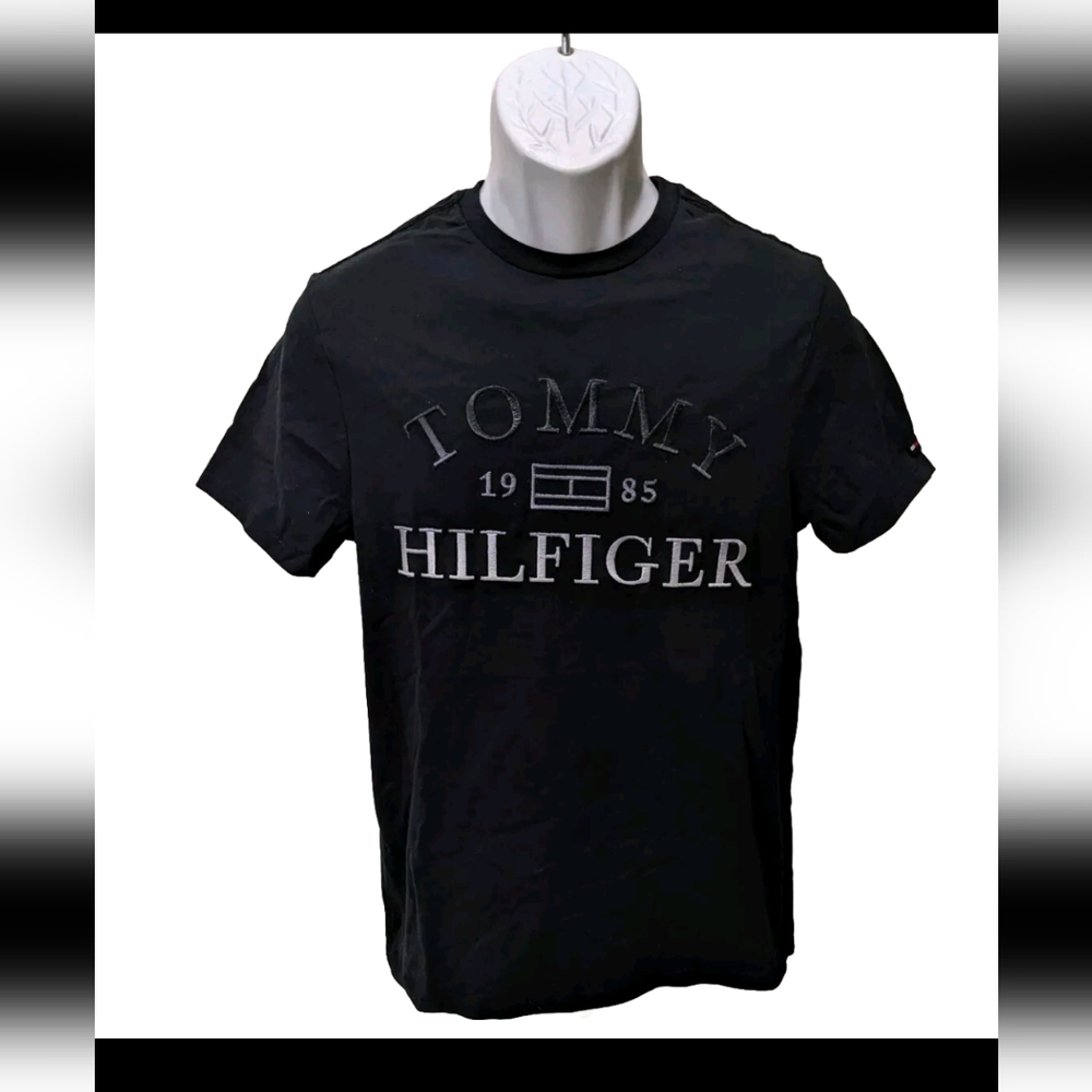 NWT Tommy Hilfiger T Shirt Mens S Tee Embroidered Logo Short Sleeve 90s Y2K